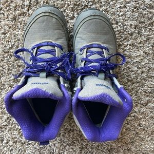 Women’s Ahnu 6.5 hiking boots